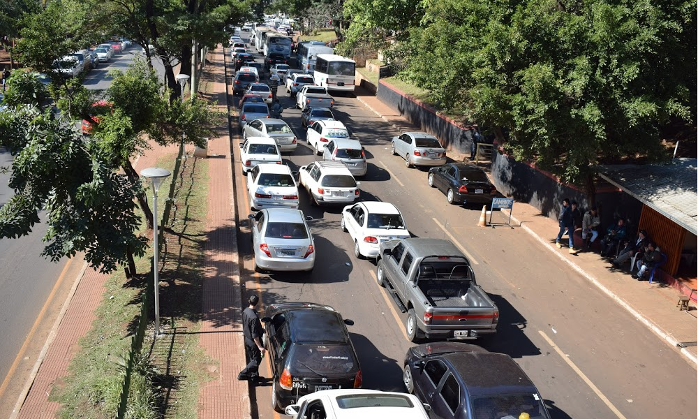 Greve dos Auditores da Receita Federal gera filas na fronteira entre Brasil e Paraguai
