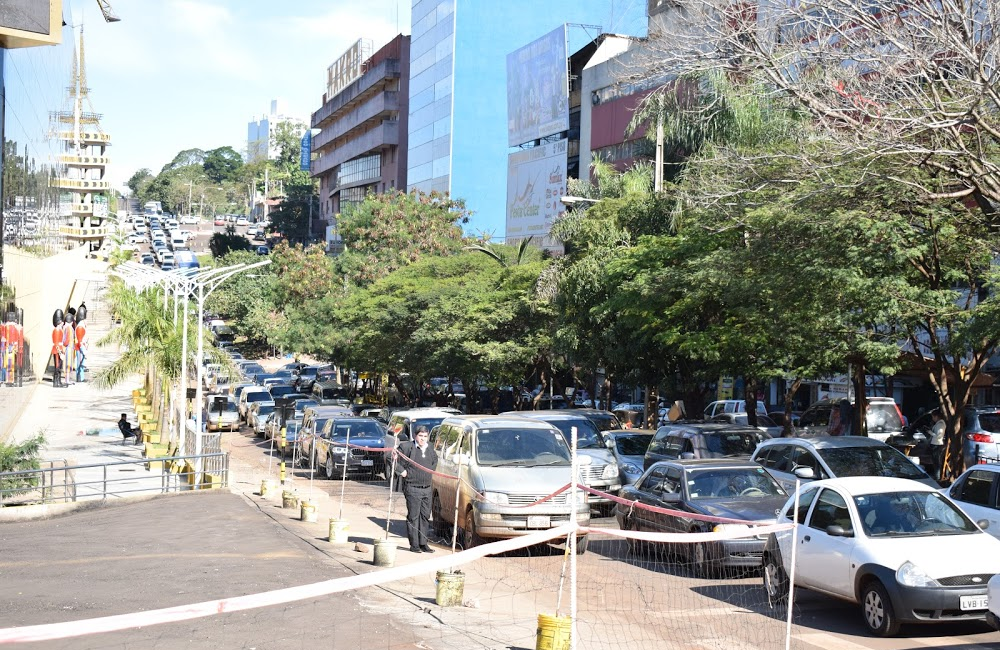 Congestionamento em frente ao Shopping Paris em Ciudad del Este