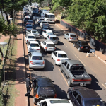 Taxistas paraguaios pedem maior fiscalização para taxistas brasileiros em Ciudad del Este