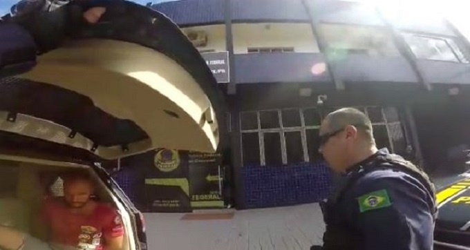 prf-prende-suspeito-de-roubo-milionario-em-onibus-de-passageiros-g-25042017-121222