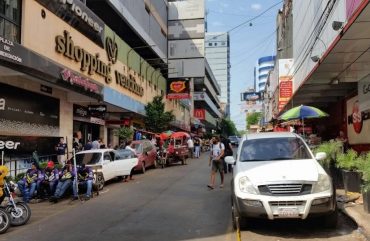 Lojas no Paraguai terão alterações de horários neste fim de ano