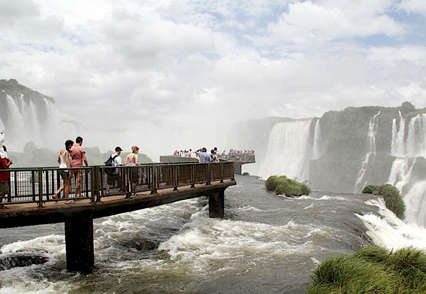 cataratas-recebeu-mais-de-32-mil-turistas-no-feriado-de-pascoa-5ac1ada62930c